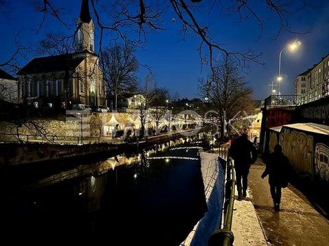 Идеальное расположение, привлекательная планировка и современная мебель - вот лишь некоторые из основных особенностей этой недвижимости. В непосредственной близости находятся многочисленные магазины и все виды школ. Еще одной изюминкой является близо...