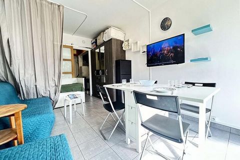 Dit gezellige studio-appartement, gelegen op de 10e verdieping van een bergresidentie, biedt een comfortabel verblijf voor maximaal 4 personen. Het beschikt over 2 BZ-slaapbanken van 140x190, een televisie en een ingang die leidt naar een badkamer me...