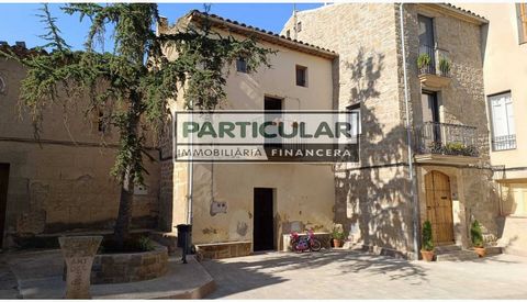 CASA GEMINADA DE ALDEIA à VENDA em LA MORANA - Torrefeta i Florejacs (La Segarra): Casa muito antiga, original de 4 pisos com 2 quartos duplos, sótão, 2 casas de banho, e com vários espaços ou armazéns. É distribuído em (ASSISTA AO VÍDEO): Rés-do-chã...