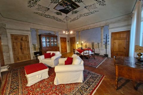 Dit prachtige vakantiehuis in Montecastelli Pisano is voorzien van een heerlijk tuin en een adembenemend uitzicht. Je kunt 2 huisdieren meenemen op vakantie en er kunnen 2 personen verblijven in deze accommodatie. Dit is een ideale optie voor stellen...