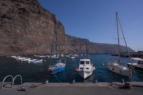 Wohnung zum Verkauf in La Isla de La Gomera, in der schönen Gemeinde Valle Gran Rey. Dieser gemütliche Raum von 66 m2 verfügt über 2 Schlafzimmer und 2 Badezimmer, perfekt, um den Komfort und die Privatsphäre zu genießen, die Sie verdienen. Darüber h...