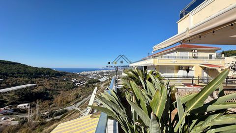 ¡APARTAMENTO CON TERRAZA CON VISTA PANORÁMICA AL MAR Y EQUIPAMIENTO MODERNO EN VENTA EN KARGICAK/ALANYA! ¡Experimente una vida exclusiva en uno de los lugares más hermosos de Alanya! Este impresionante apartamento combina un diseño moderno con una vi...