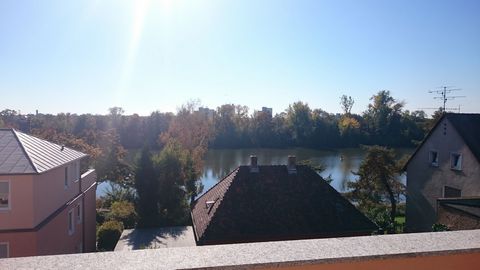 English follows German Ihre neue, gut gelegene Penthouse-wohnung mit Mainblick von einer großzügigen nach Süden ausgerichteten Dachterrasse verfügt über 70 m² Wohnfläche. Die moderne und lichtdurchflutete Wohnung mit offener Einbauküche, Schlafzimmer...