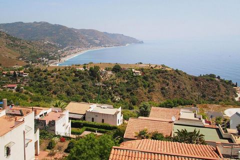 Breathtaking sea view included! Even Goethe was impressed by the beauty of Taormina. The town is steeply located at 250 m above sea level. From many places you have a breathtaking view over the blue sea and the coast of Calabria and the top of Etna. ...