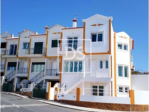 Moradia V3+1 na Ericeira com vista mar Moradia geminada em gaveto constituída por 3 pisos, completamente remodelada com matérias de 1ª qualidade e muito bom gosto. Esta situa-se no centro da Ericeira com vista mar, a 3 minutos das praias, do supermer...