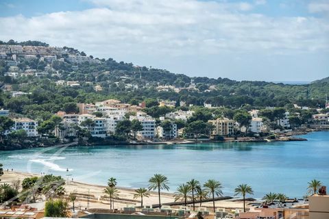 Deze moderne appartementen worden gebouwd in Santa Ponsa. Ze hebben een fantastisch panoramisch uitzicht op Santa Ponsa en de golfbaan, met een oost-zuidwestelijke oriëntatie en prachtige terrassen van 18 m2 om volop te genieten van de mediterrane le...