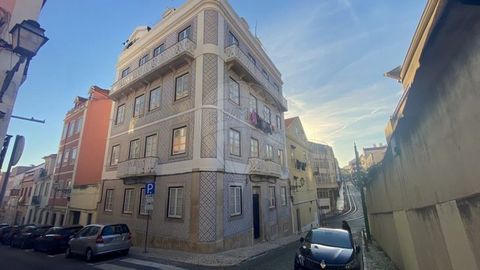 Wohnung in Santos / Gelegenheit, die Sie nicht verpassen sollten! Wohnung zum Verkauf in Santos-o-Velho, in der ruhigen Rua Garcia de Orta, nur 2 Gehminuten von der französischen Botschaft, der Kirche von Santos-o-Velho oder dem Largo de Santos entfe...