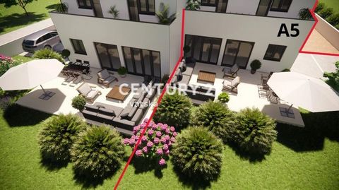 ZATON - TWO-STORY APARTMENT - NEW BUILDING - SWIMMING POOL - 1000M FROM THE SEA For sale is a unique two-story apartment marked A5 located in a building of 10 apartments, providing complete separation from neighboring units. This elegant space offers...