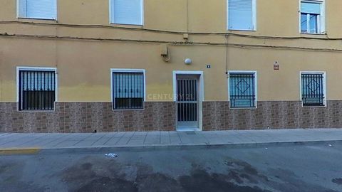 Wilt u een appartement met 3 slaapkamers te koop kopen in Aspe? Uitstekende gelegenheid om dit appartement te verwerven, gelegen in een woongebouw in de stad Aspe, provincie Alicante. Het heeft een oppervlakte van 79m² goed verdeeld in een gezellige ...