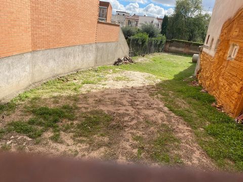 Urban plot in the centre of Alcobendas, with a perfect location for the construction of a building with apartments. The land is located a few meters from the town hall, shops, banks, etc. Please, interested leave your phone number and name so that we...