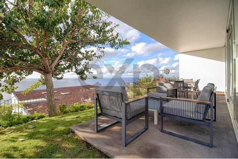 Entdecken Sie diese atemberaubende neue Villa zum Verkauf in Casa Branca, São Martinho, Madeira. Mit einem modernen Design und geräumigen Bereichen ist diese Immobilie perfekt für diejenigen, die ein Traumhaus in der Nähe des Meeres und des Strandes ...