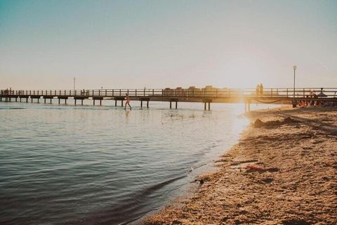 Urocze gospodarstwo z przynależną szopą w doskonałej lokalizacji, tylko 900 m od długiej, piaszczystej plaży w Skrea. Masz własną wydzieloną część działki właściciela i własne patio. Krótki spacer zabierze Cię na ładną plażę w Skrea, która ma zarówno...