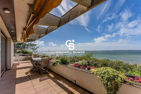 Located on the first line of Pereire beach, this exceptional apartment offers an incomparable living environment, where the sea view welcomes you into every room. Facing west, the light-filled living room opens onto a large terrace that connects all ...