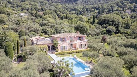 Discover this magnificent property nestling in the heart of an olive grove, offering a peaceful setting and a warm, upmarket Provencal-style atmosphere. This property comprises two separate villas, perfectly integrated into their natural surroundings...