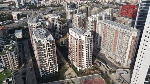 Investment-Wohnungen innerhalb eines Komplexes in Istanbul Kartal Die Wohnungen befinden sich im Stadtteil Kartal auf der anatolischen Seite. Kartal ist mit verschiedenen Transportmöglichkeiten, einschließlich Seetransport, Eisenbahnsystemen und Auto...