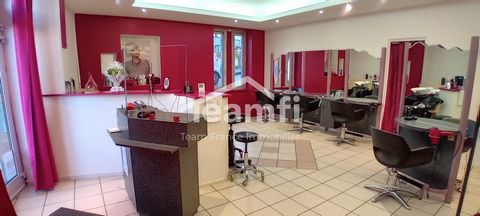 TeamFi offers you an exclusive hairdressing salon for sale in the town of Ceyrat, with a total surface area of 46 m2. It is composed of a sales area, a cloakroom area, a toilet, a storeroom with water point and an independent garage of 22 m2. Salon w...