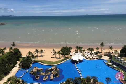 A luxury beachfront development at Na Jomtien, Pattaya comprising of a 37-storey highrise condominium of 196 Residence Units and 34 Pool Villas encompassing a land area of 29.5 rai (47,480 Sq.m). The project comes complete with world-class facilities...