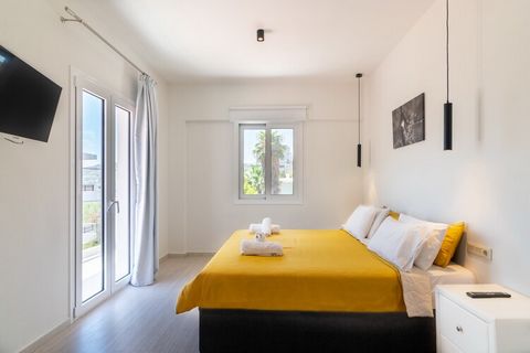 Le studio à Plakias possède 1 chambre(s) et Capacité pour 3 personnes. Logement de 35 m² accueillant et moderne, avec vue sur la mer et la montagne. La location se trouve à 100 m de la plage de sable 