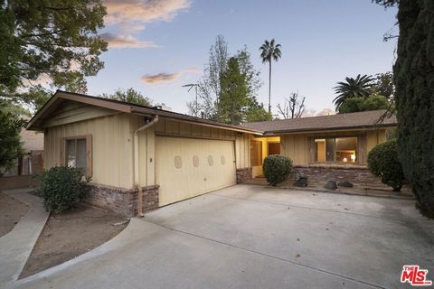 Fantastic Investment Opportunity in Woodland Hills! This is your chance to transform a classic Woodland Hills home into something truly remarkable. Situated on a peaceful, tree-lined street in a highly desirable neighborhood, 22612 Berdon provides th...