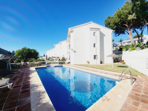 STUNNING TOP FLOOR APARTMENT WITH FANTASTIC SEA VIEWS AND YET, JUST A STONES THROW FROM THE BEACH AND THE CENTRE OF LA CALA DE MIJAS VILLAGE. THIS IS S PROPERTY THAT NEEDS TO BE SEEN TO FULLY APPRECIATE ALL THAT IT HAS TO OFFER. IMMACULATELY PRESENTE...