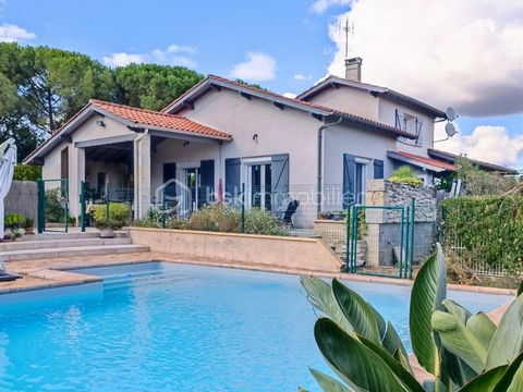 Treat yourself to this magnificent house/villa of about 190 m², with a swimming pool, a jacuzzi, a garage and offering magnificent views of the countryside and the charming town of Condom. Key features: Ideal location: Located in a dominant position ...