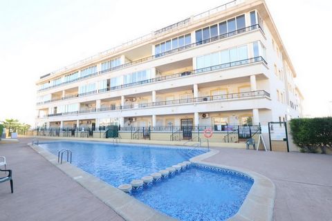 Playa Flamenca residencial La Mirada apartamento en planta 1ª vivienda de 69 m2 vivienda de 2 dormitorios baño cocina con galeria abierta al salón terraza acristalada la vivienda se vende amueblada equipada con aire acondicionado y garaje subterráneo...