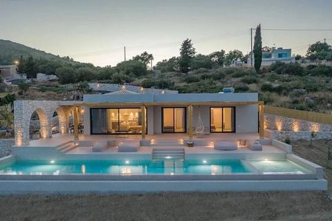 Looking to buy a villa that combines luxury, comfort and natural beauty? Gadait International presents an exceptional opportunity in Elatio, Zante. This 129 m² seaside villa, nestled on a 1000 m² plot, was built in 2014 to the highest standards. This...