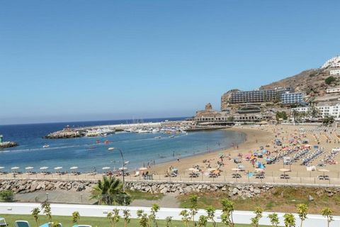 Verbringen Sie eine erholsame Zeit in diesem schönen Apartment in Puerto Rico de Gran Canaria, Spanien. Es gibt einen Swimmingpool, in dem Sie ein erfrischendes Bad nehmen können. Das Apartment verfügt über einen schönen Balkon mit Blick auf den Pool...