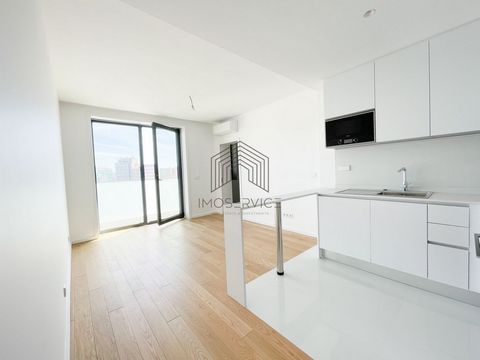 OFFERTA ROGITO (vedi fine annuncio)*** Appartamento con 1 camera da letto a Vila Nova de Gaia - D. Pedro Flats - situato in una delle zone più prestigiose di Vila Nova de Gaia, vicino a El Corte Inglés. Situata al 5° e ultimo piano di un edificio mod...