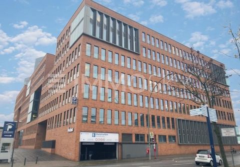 The office is located on the 2nd floor of a prestigious building at Große Elbstraße 63 in Hamburg, in the immediate vicinity of the port. The central location offers an impressive view of the Elbe and the passing ships, which gives the workplace a un...