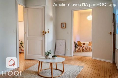 Emplacement recherché situé à 10mn de la place de la Comédie ; 15mn des Plages ! Appartement T2 - 27m² + place de parking composé d'une entrée, une cuisine équipée, un salon/salle à manger, un balconnet avec jolie vue dégagée, une chambre , rangement...