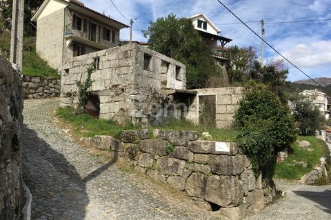 Property ID: ZMPT545068 Property Description: Centennial house for reconstruction/rehabilitation Location and surroundings: Centennial house near Largo da Fonte do Cabo, in the village of Casal, parish of Ansiães, Amarante and with easy access to IP4...