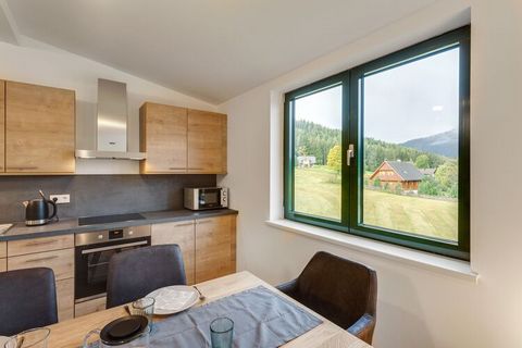 Ce bel appartement pour un maximum de 4 personnes est situé directement à Hohentauern en Styrie et est luxueux et entièrement équipé. Il se compose de 2 grandes chambres et 2 salles de bains, d'un salon avec coin repas séparé, d'une cuisine moderne e...