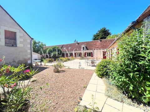 Beautiful old residence in Touraine on 6490m2. Offering large volumes, quiet in a green setting. With an annex house. Garden shed and lean-to. Large interior courtyard and beautiful garden with trees. All on 6490m2.   The Residence in Touraine includ...