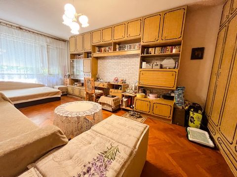 IBG Real Estates is pleased to offer for sale this bright two-bedroom apartment located on the 1st floor in a residential building with central heating and elevator. The property is located at the beginning of sq. Revival in Fr. Ruse, close to two pa...