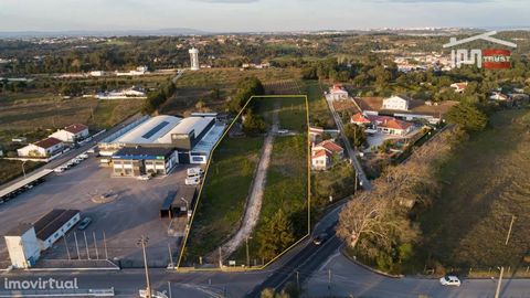 Rustic and urban land (mixed) with an area of 8000 m2 there is on the ground a construction with 2 water wells with 50 thousand liters, irrigation system in the land, located in industrial zone next to the main road of Vale de Santarém! Privileged lo...
