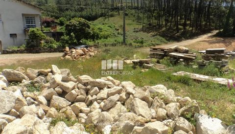 Flat construction land with 420 m2 for sale in the parish of Venade, in the municipality of Caminha. The location-level land in the city master plan of the Municipality of Caminha, is located in an area called Low Density Urban Space Type II. The lan...