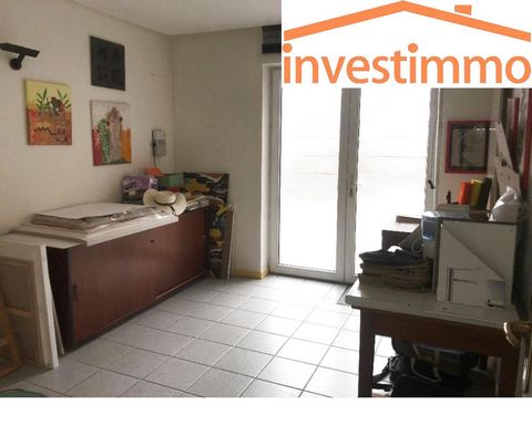 Price drop! LUMBRES the agency Investimmo offers a beautiful building including a commercial premises with 3 beautiful rooms and a toilet. Upstairs with independent access, a large entrance hall with dressing room, a beautiful and large living room w...