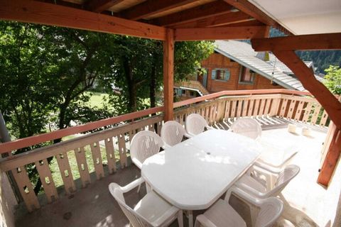 This detached holiday home in Chatel of the Northern Alps is extremely spacious and well-kept and is ideal for a large family with children or large groups. There is a roof terrace to enjoy the serene surroundings and a ski storage, so you can enjoy ...