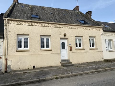 WATREMEZ IMMOBILIER offers this semi-detached house in the countryside 5 minutes from Guise comprising on the ground floor: an entrance, a double living room of 40 m2 with fireplace, a fitted and equipped kitchen, a bedroom, a bathroom and a separate...