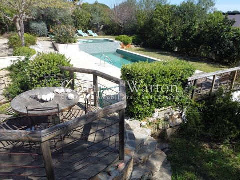 CANAT & WARTON Gulf of Saint Tropez is pleased to present this villa built in 2017, located near Gigaro. Enjoying an ideal and peaceful location, this single-storey villa extends over 180 m2 and is located on a wooded plot of 1,621 m2, adjacent to a ...