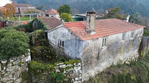 Great House T2 + 1 for renovation with Unobstructed Views - Bade - Cerdal - Valença - Portugal Price : 109.900€ Video : s://youtu.be/UG4aOCw3Nig Exact Location : s://goo.gl/maps/RYE5UQhSgALTdJB3A Excellent option of villa for renovation with unobstru...