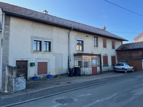 New on Blamont, center of the village, a real estate complex consisting of an apartment type F2 rented, and a dwelling house composed of a hall, a living room, a living room, kitchen, bathroom, toilet, upstairs 5 bedrooms with sink, outbuildings, gar...