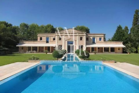 Valbonne, in a residential area absolutely quiet, superb mansion house offering a very nice open view on the countryside A 500sqm living space, large living room, fitted kitchen 4 bedrooms and bathrooms including a master bedroom Lot of outbuildings,...