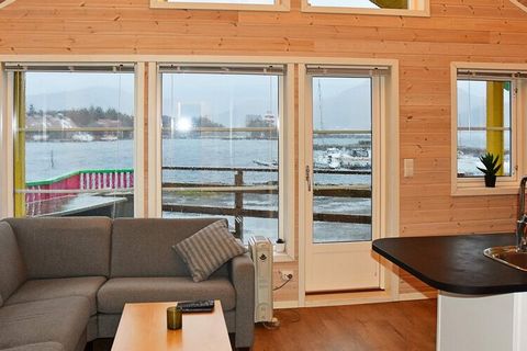 Fisherman’s cabin on the Vestland coast with great nature and fish in the sea. Move-in after 3 p.m. The boats are shared between 4 rental units. The holiday house/cabin has a high standard with 2 bedrooms and a loft with 2 single beds. TV via Fiber, ...
