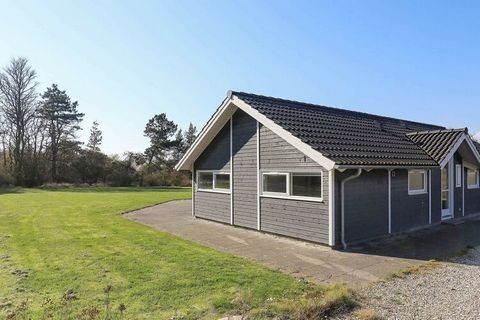 By Ristinge Strand is this cottage with whirlpool and sauna. There is a large, combined living / dining room with furniture in the best Danish quality. From the living room there is direct access to the house's open / covered terrace. The living room...