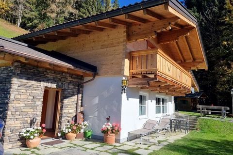 Geräumiges, sehr schön eingerichtetes Ferienhaus mit Panoramablick in traumhafter Südhanglage. Sie wohnen am Waldrand oberhalb von Flachau, im Ortsteil Reitdorf in einer Höhe von 1.100 Metern. Ein idealer Ausgangspunkt, um sich in der Natur zu erhole...