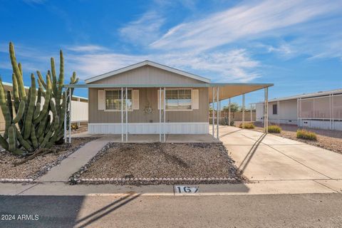 Rare 3-bedroom 2-bath split floorplan in beautiful Mountain View Estates. This home has been recently painted, features vinyl plank flooring throughout and is light and bright. There is minimal landscape maintenance and the HVAC unit and water heater...