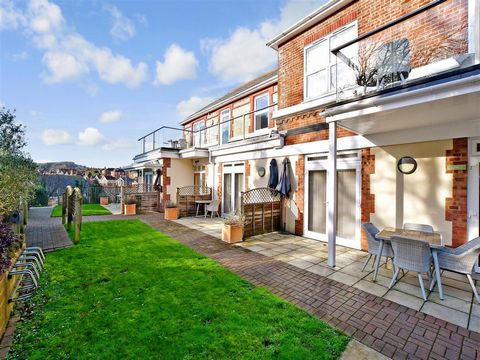 Dove Court offers a unique opportunity to purchase five immaculate one and two bedroom apartments in the heart of the picturesque coastal town of Shanklin. Originally built as a Victorian hotel, this substantial property has recently undergone a tota...