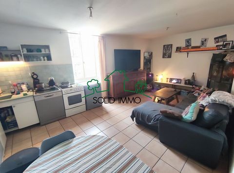 Village house with 4 apartments all rented. On the ground floor, a T3 of 50m2 (Energy Class E) with a living room, a kitchen, two bedrooms, a bathroom and a toilet. On the first floor, a T3 (Class D) with a living room, a kitchen, two bedrooms, a bat...